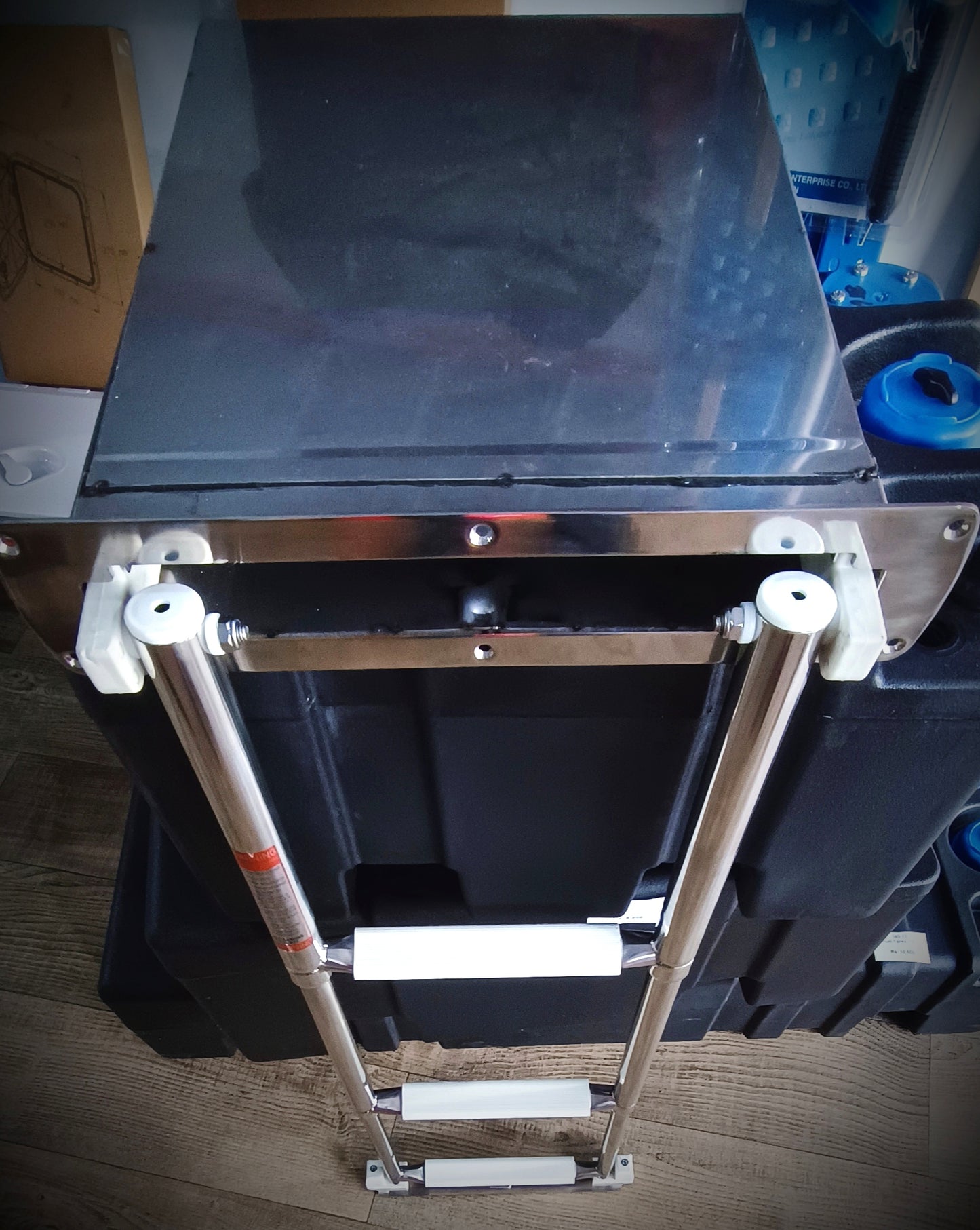 Box ladder (3 steps)