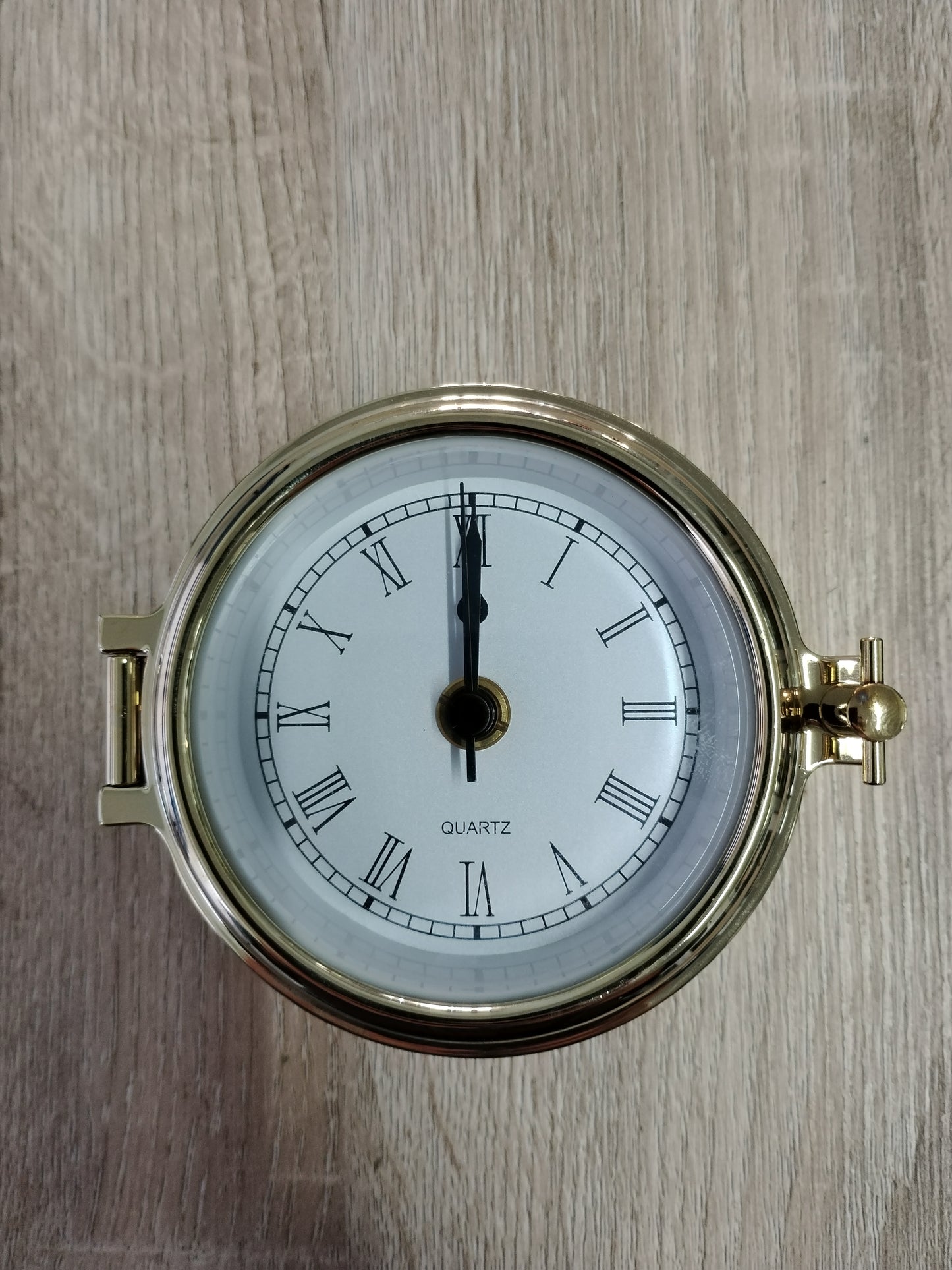 Quartz Clock Romain Numeral