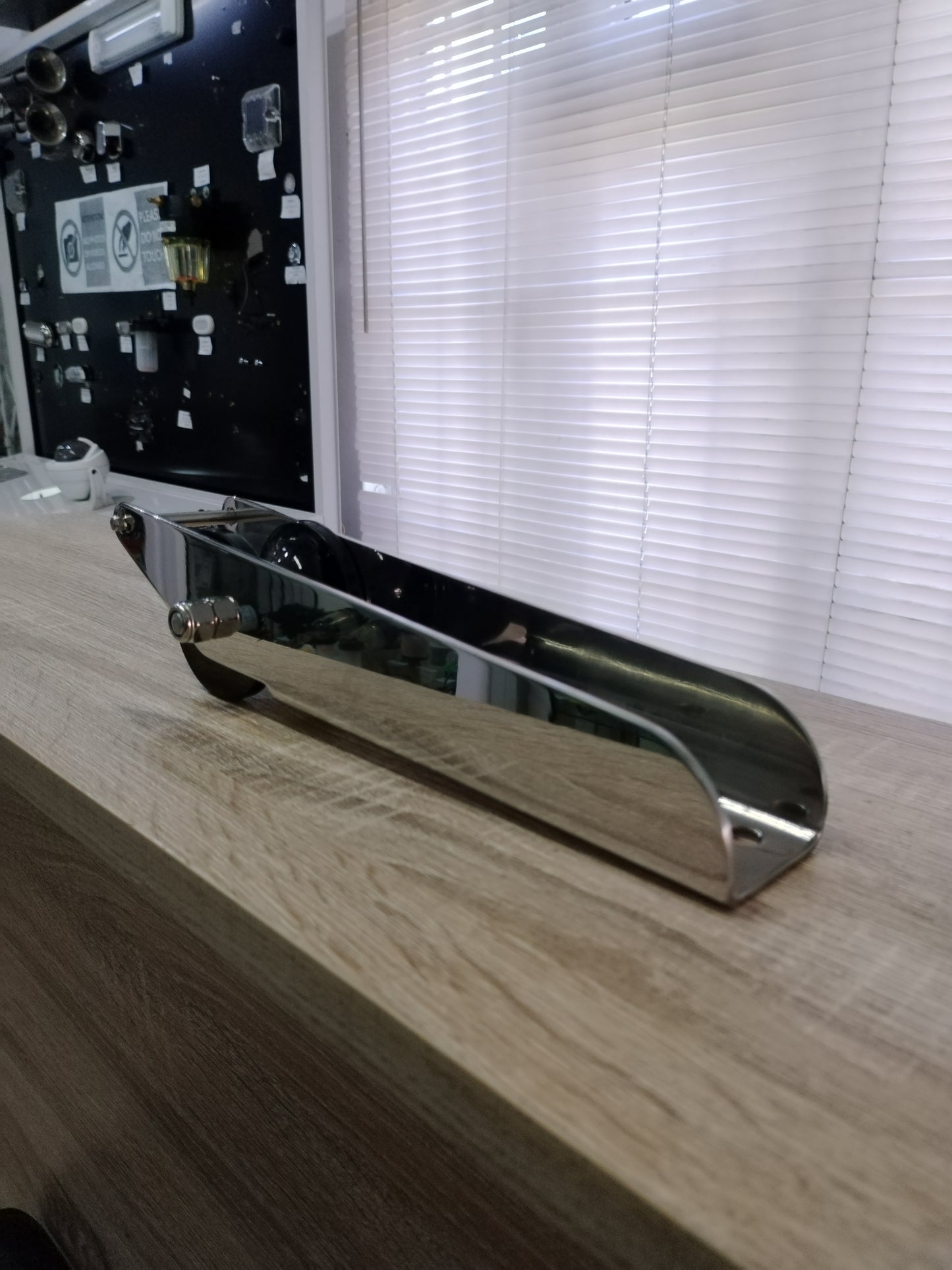 Seaflo Medium Bow Roller
