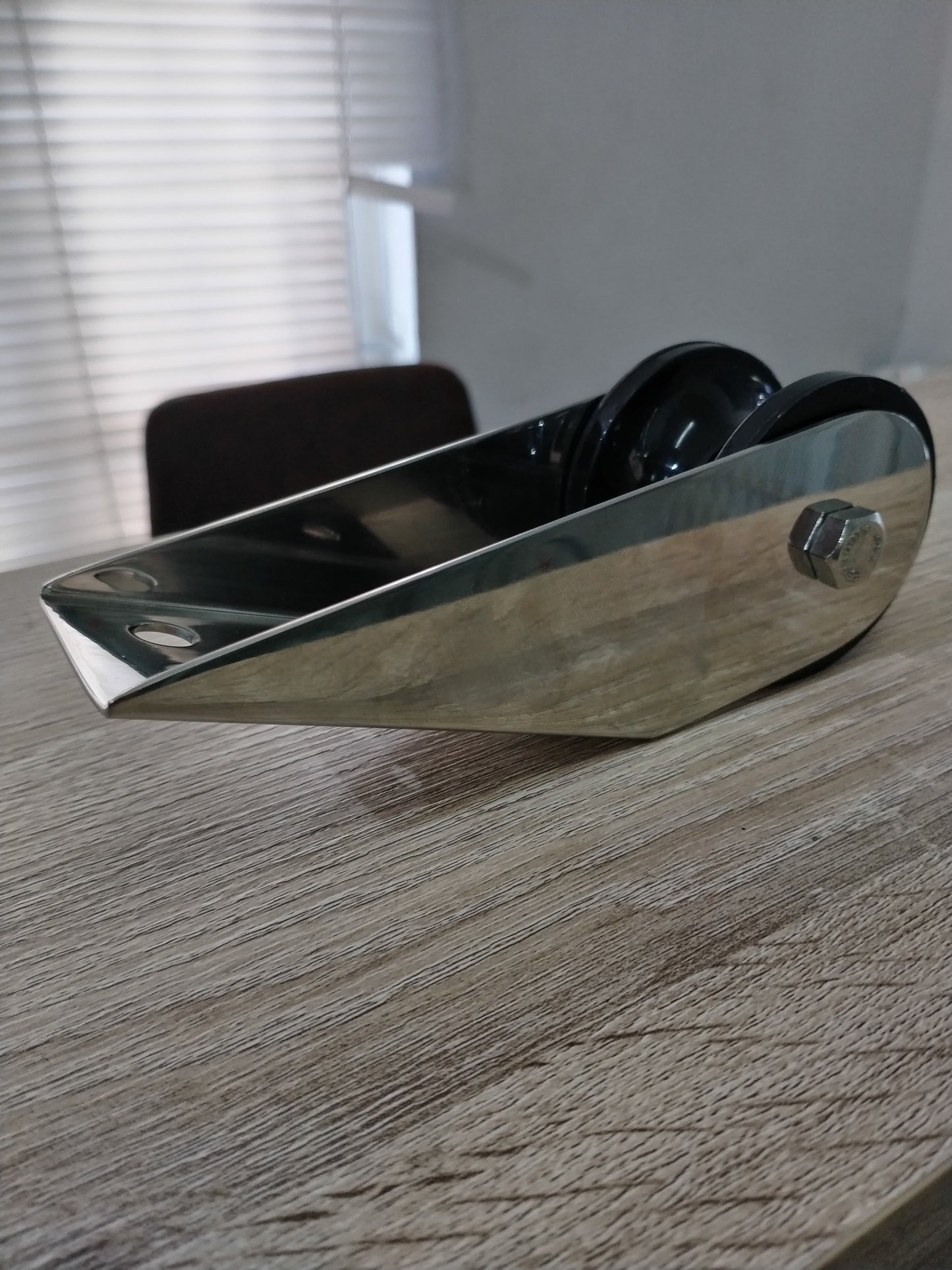 Seaflo Small Bow Roller