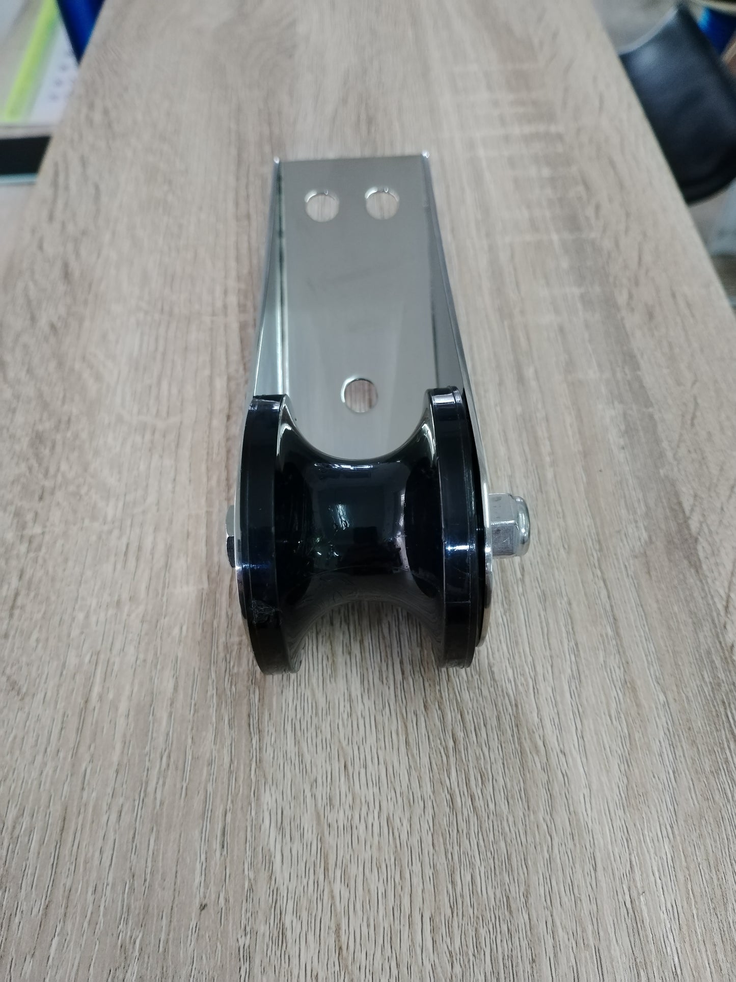 Seaflo Small Bow Roller