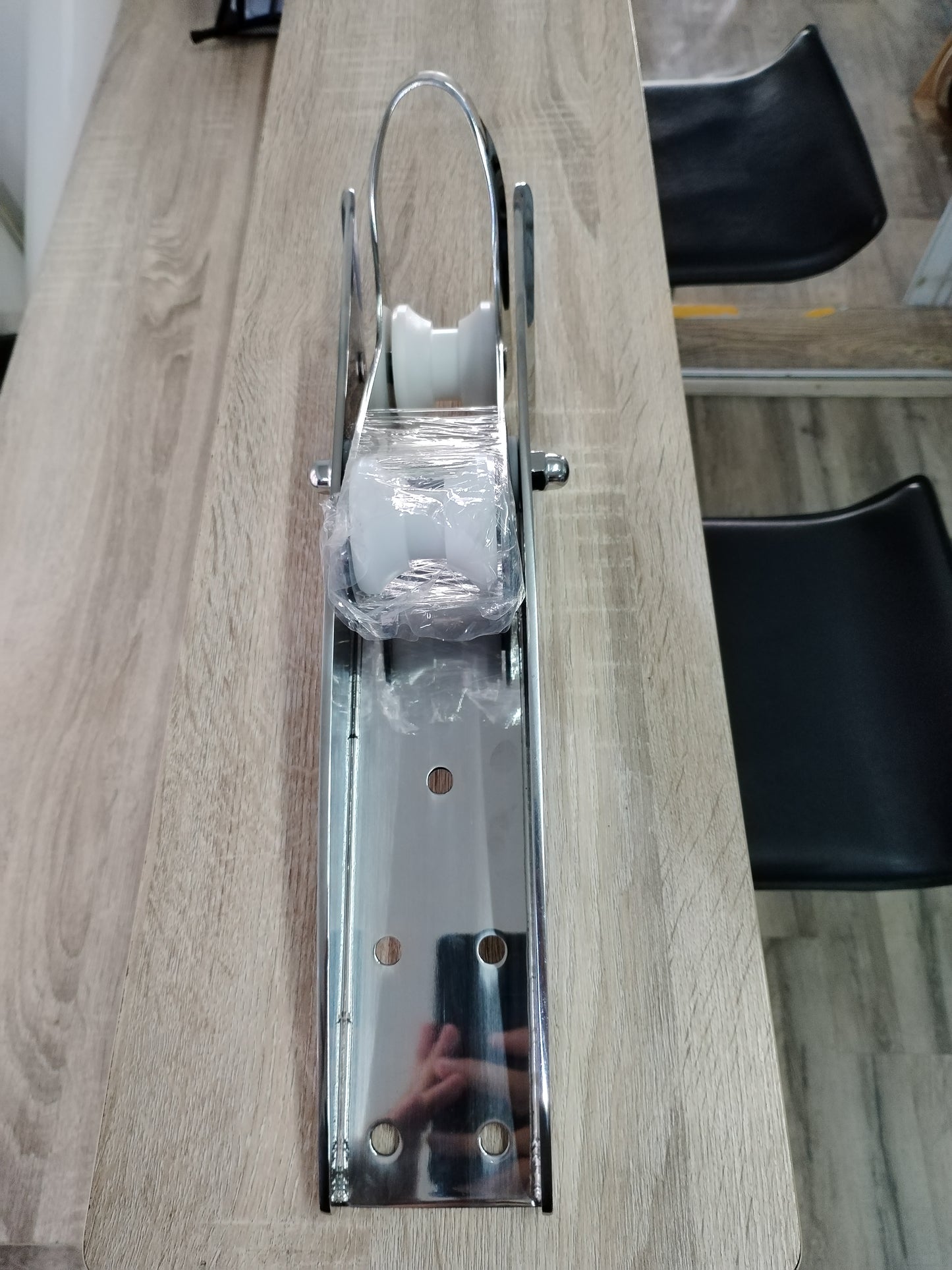 Seaflo Self-Launching Bow Roller